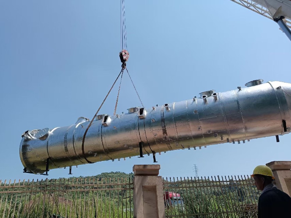 愛克環保為四川盈達鋰電新材料有限公司制作的不銹鋼脫硫塔